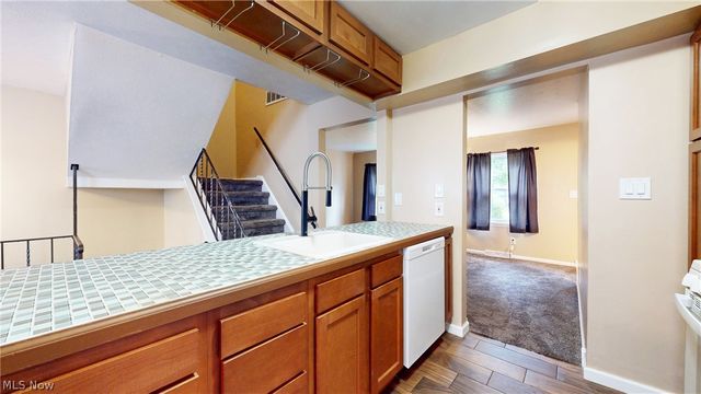 10540 Ravenna Road 14, Twinsburg, OH 44087