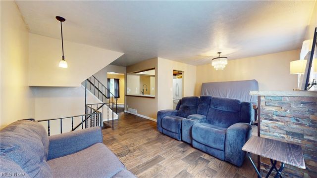 10540 Ravenna Road 14, Twinsburg, OH 44087