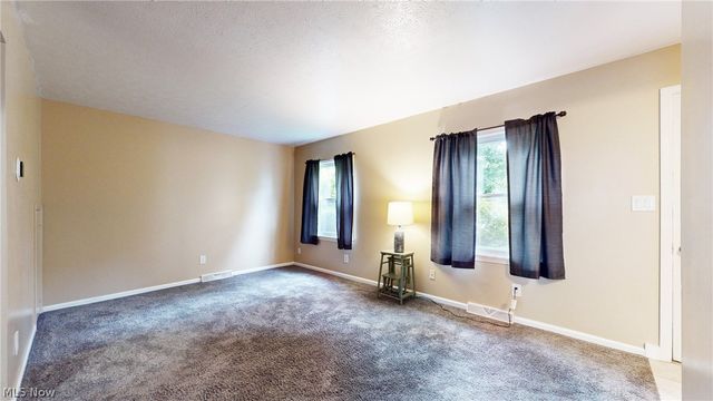 10540 Ravenna Road 14, Twinsburg, OH 44087
