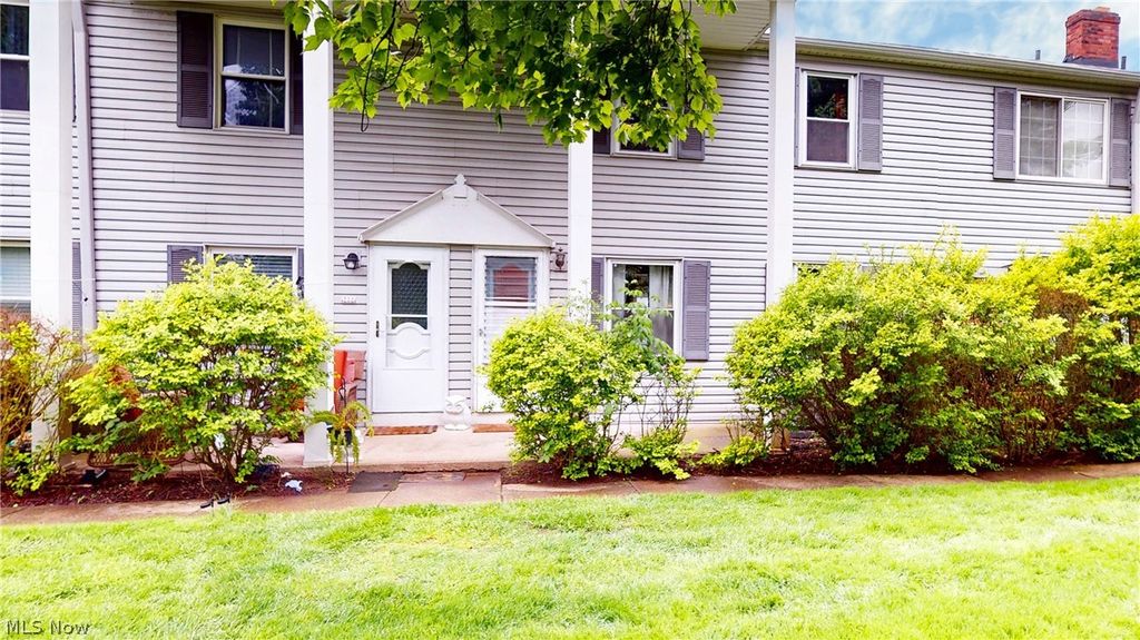 10540 Ravenna Road 14, Twinsburg, OH 44087