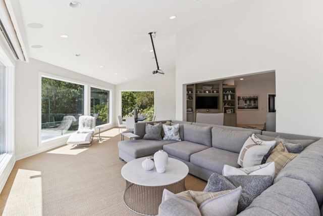 3700 Hidden Creek Drive, West Des Moines, IA 50265