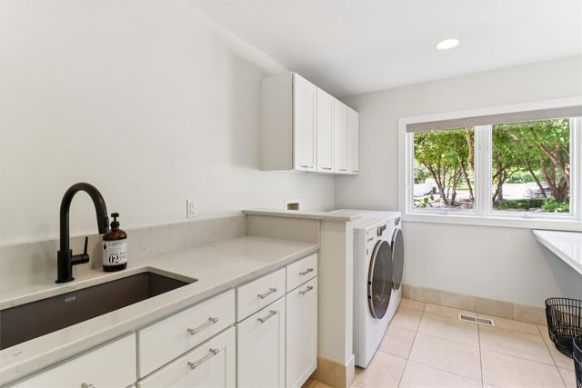 3700 Hidden Creek Drive, West Des Moines, IA 50265