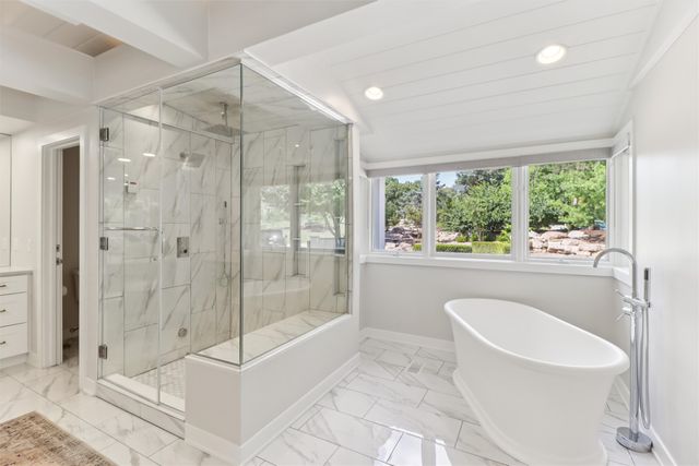 3700 Hidden Creek Drive, West Des Moines, IA 50265