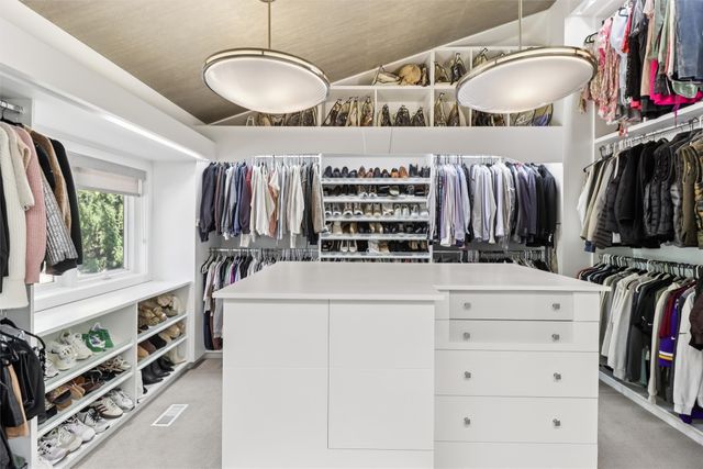 3700 Hidden Creek Drive, West Des Moines, IA 50265