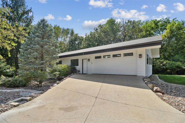 3700 Hidden Creek Drive, West Des Moines, IA 50265