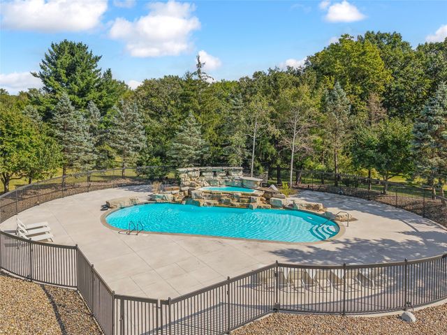 3700 Hidden Creek Drive, West Des Moines, IA 50265