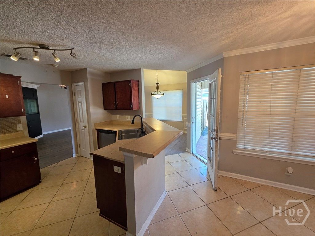 Image 19 of property listing at 30 Escapade Lane, Savannah, GA 31405