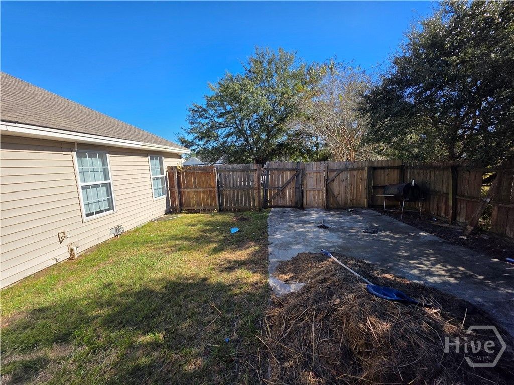 Image 27 of property listing at 30 Escapade Lane, Savannah, GA 31405