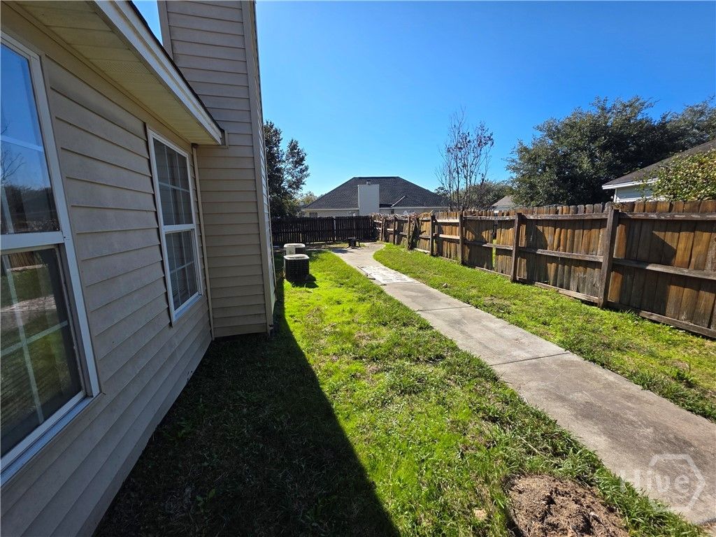 Image 29 of property listing at 30 Escapade Lane, Savannah, GA 31405