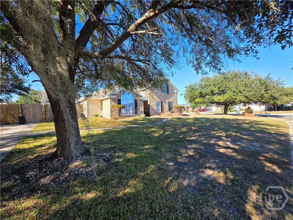 Image 5 of property listing at 30 Escapade Lane, Savannah, GA 31405