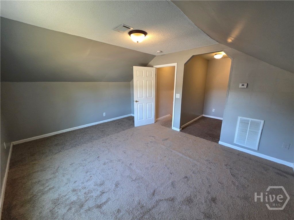 Image 7 of property listing at 30 Escapade Lane, Savannah, GA 31405