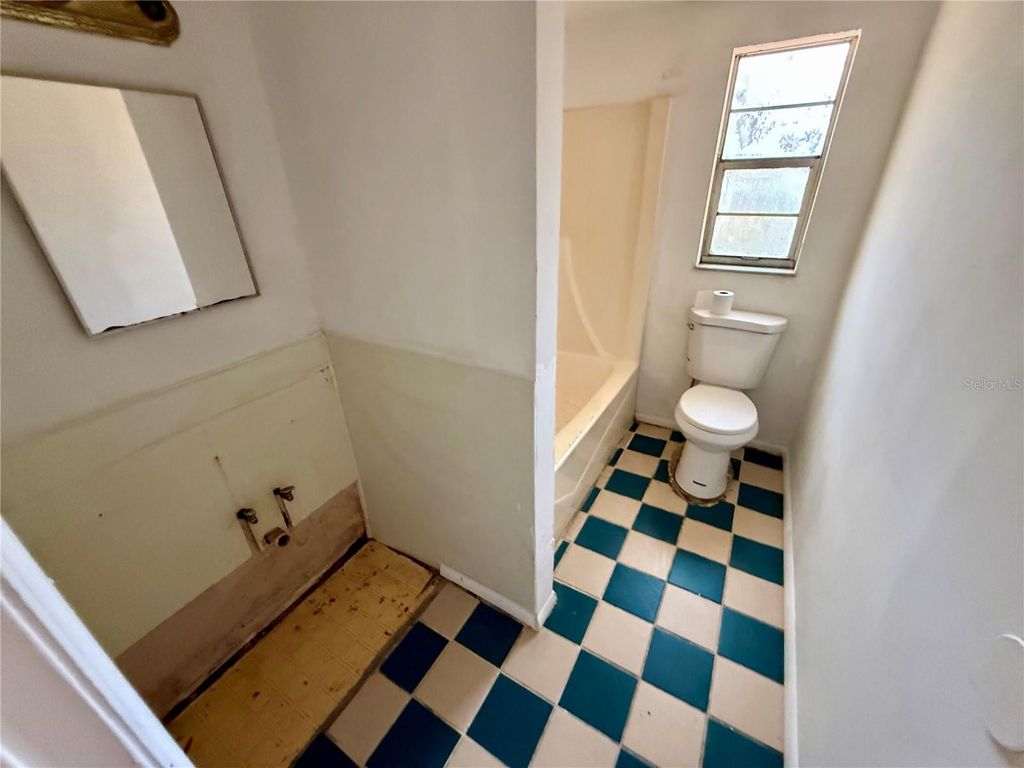 Image 18 of property listing at 1134 ENGMAN STREET, Clearwater, FL 33755