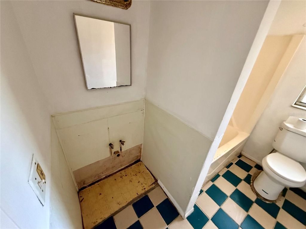 Image 19 of property listing at 1134 ENGMAN STREET, Clearwater, FL 33755