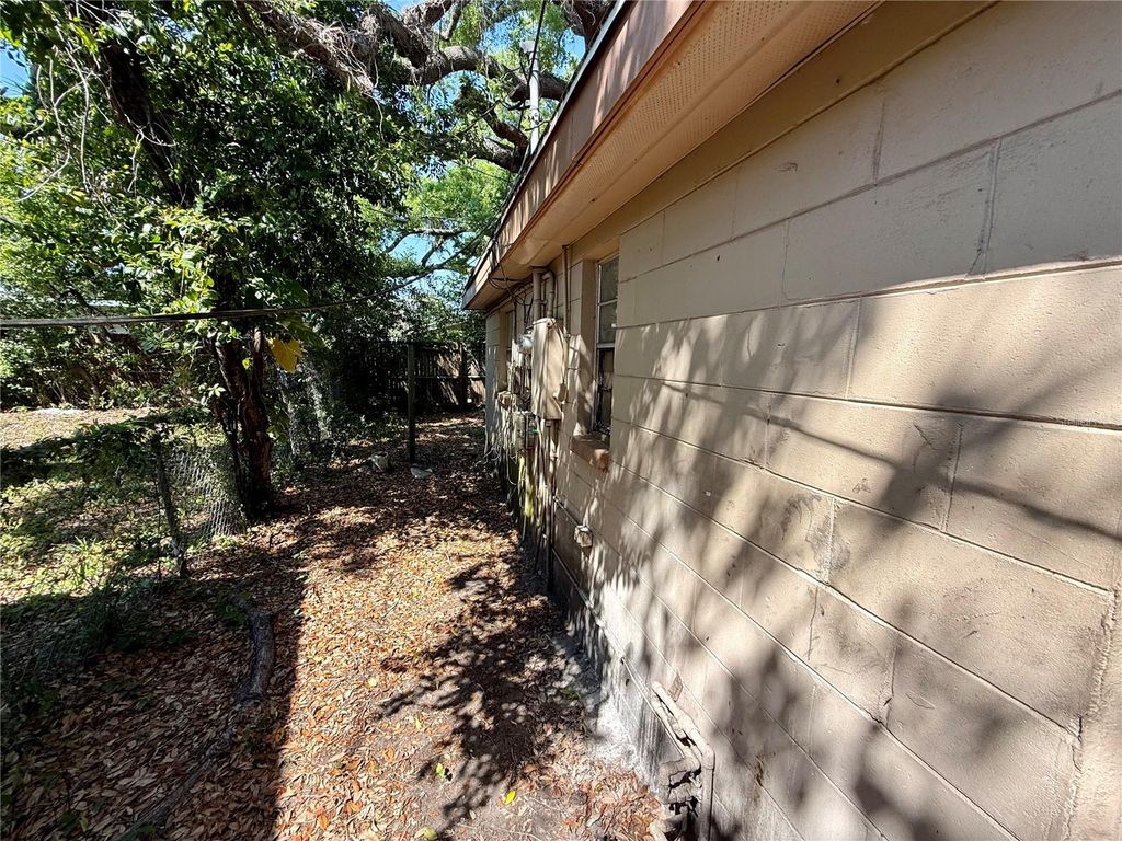Image 27 of property listing at 1134 ENGMAN STREET, Clearwater, FL 33755
