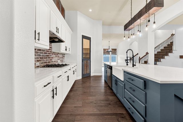 1104 Killian Drive, Mansfield, TX 76063