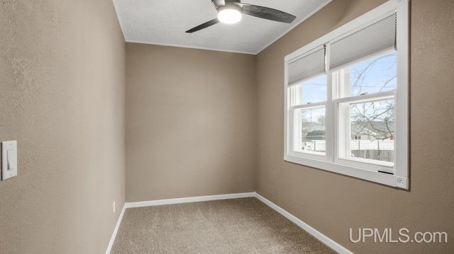 1006 Stephenson Avenue, Escanaba, MI 49829