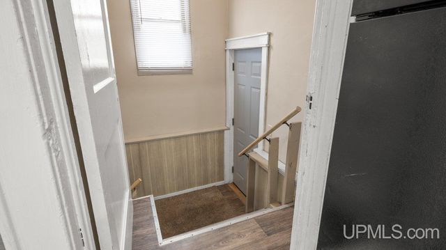 1006 Stephenson Avenue, Escanaba, MI 49829