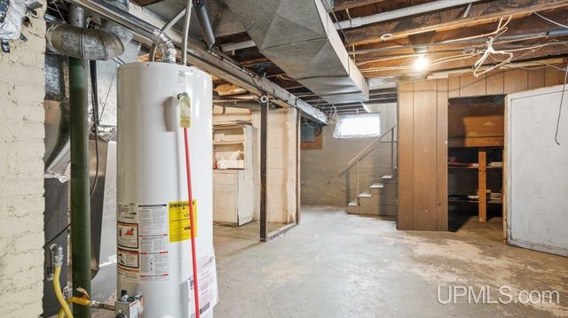 1006 Stephenson Avenue, Escanaba, MI 49829