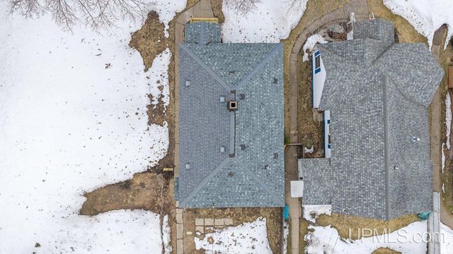 1006 Stephenson Avenue, Escanaba, MI 49829