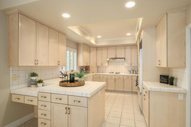 2888 W Kensington Lane, Fresno, CA 93711