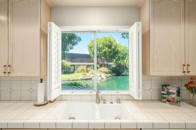 2888 W Kensington Lane, Fresno, CA 93711