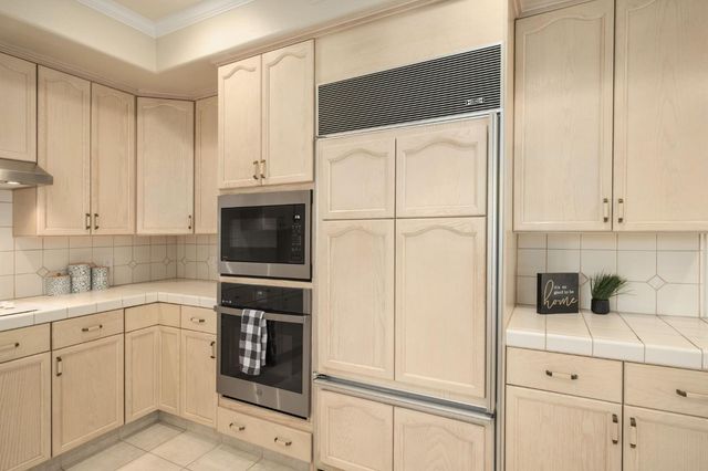 2888 W Kensington Lane, Fresno, CA 93711