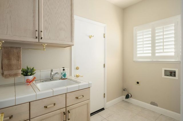 2888 W Kensington Lane, Fresno, CA 93711