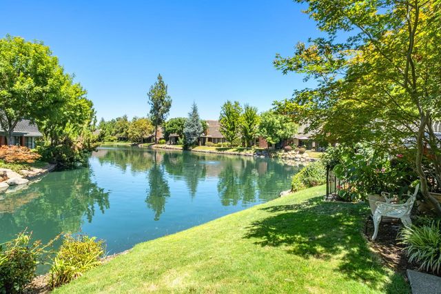 2888 W Kensington Lane, Fresno, CA 93711
