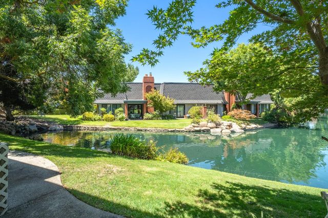 2888 W Kensington Lane, Fresno, CA 93711