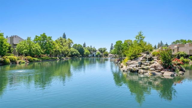 2888 W Kensington Lane, Fresno, CA 93711