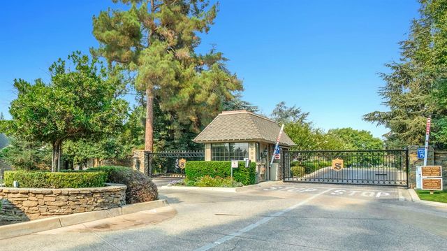 2888 W Kensington Lane, Fresno, CA 93711