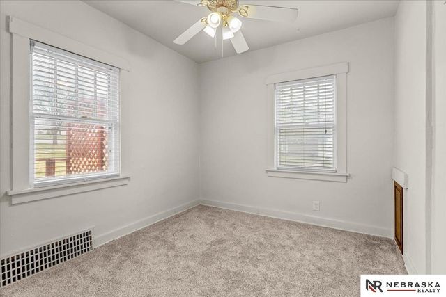 2244 S 33rd Street, Lincoln, NE 68506