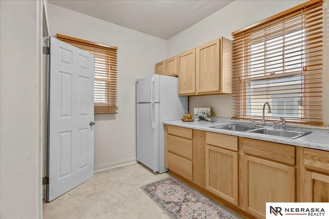 2244 S 33rd Street, Lincoln, NE 68506