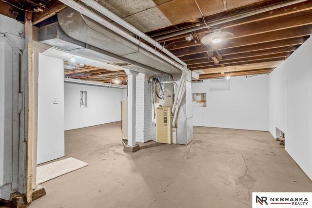 2244 S 33rd Street, Lincoln, NE 68506