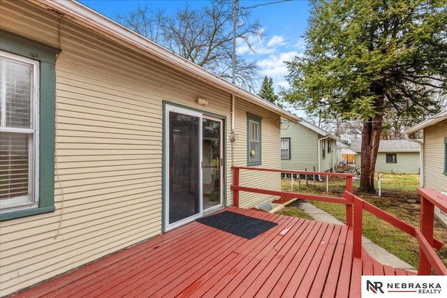 2244 S 33rd Street, Lincoln, NE 68506
