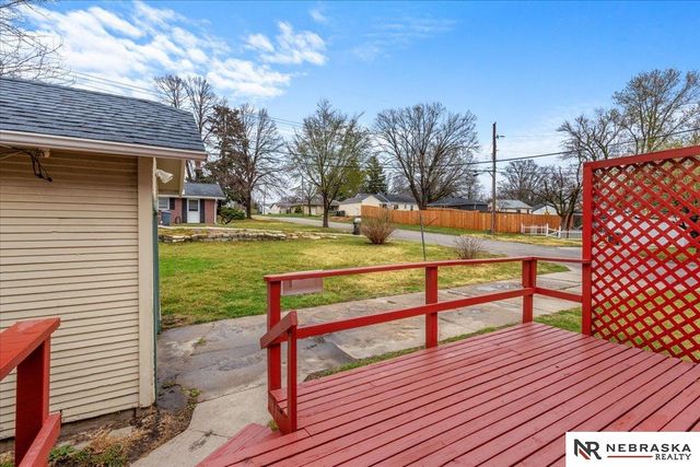2244 S 33rd Street, Lincoln, NE 68506