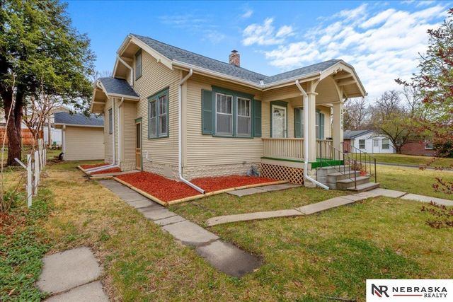 2244 S 33rd Street, Lincoln, NE 68506