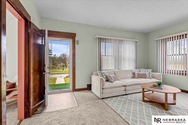 2244 S 33rd Street, Lincoln, NE 68506