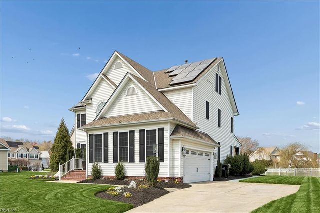 22425 Harbor Towne DR, Carrollton, VA 23314