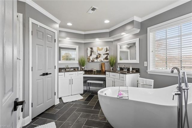 22425 Harbor Towne DR, Carrollton, VA 23314