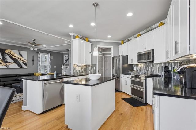 22425 Harbor Towne DR, Carrollton, VA 23314