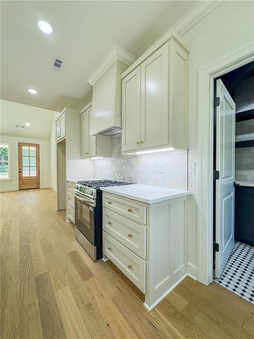12 Dickenshire Drive, Bella Vista, AR 72714