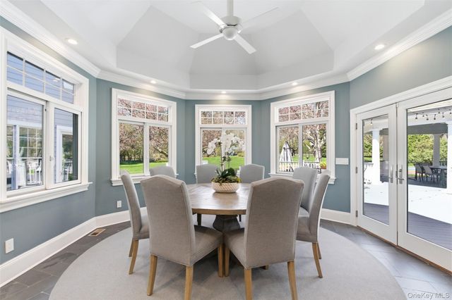 5 Toboggan Hill Path, Cold Spring Harbor, NY 11724