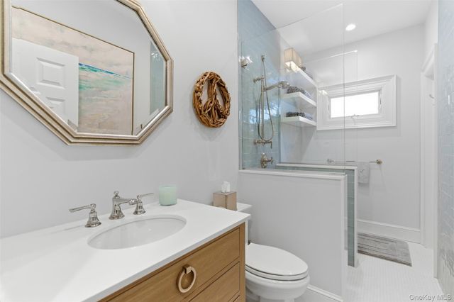 5 Toboggan Hill Path, Cold Spring Harbor, NY 11724