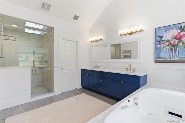 5 Toboggan Hill Path, Cold Spring Harbor, NY 11724