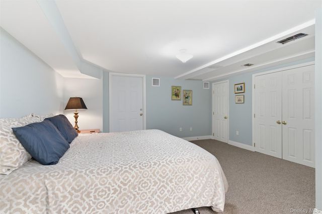 5 Toboggan Hill Path, Cold Spring Harbor, NY 11724