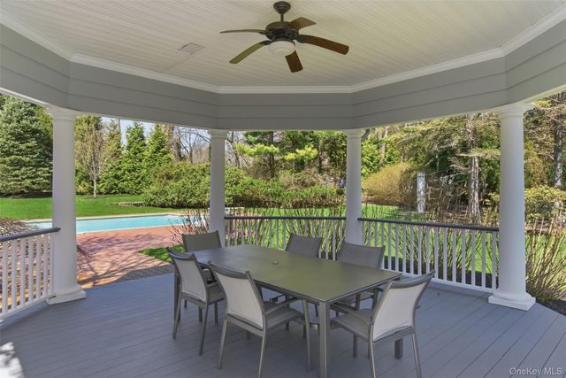 5 Toboggan Hill Path, Cold Spring Harbor, NY 11724