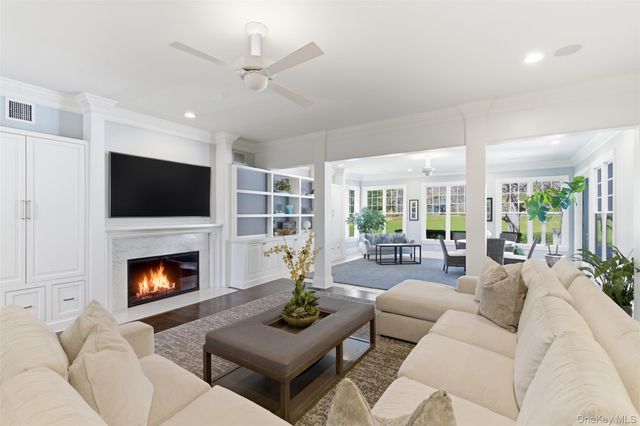 5 Toboggan Hill Path, Cold Spring Harbor, NY 11724