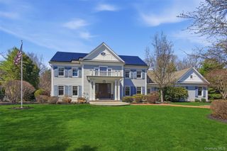 5 Toboggan Hill Path, Cold Spring Harbor, NY 11724