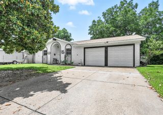 913 Venice Street, Hurst, TX 76053